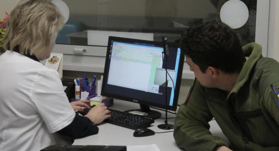 Українцям розповіли, куди звертатися, коли військового відмовляються направляти на медобстеження