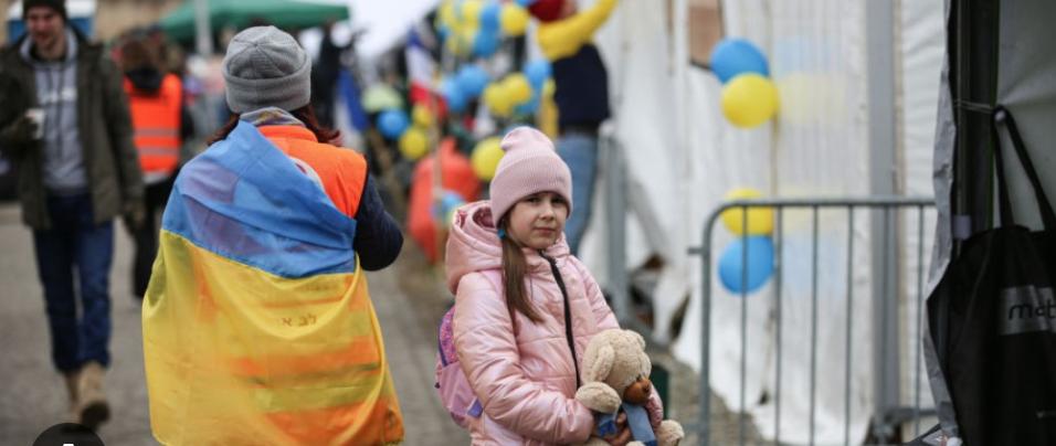 Названо відсоток громадян України, які через війну перебувають за кордоном