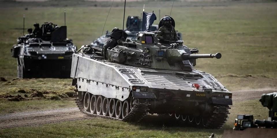 В Україну прибули шведські БМП Strf 90, – міністр оборони