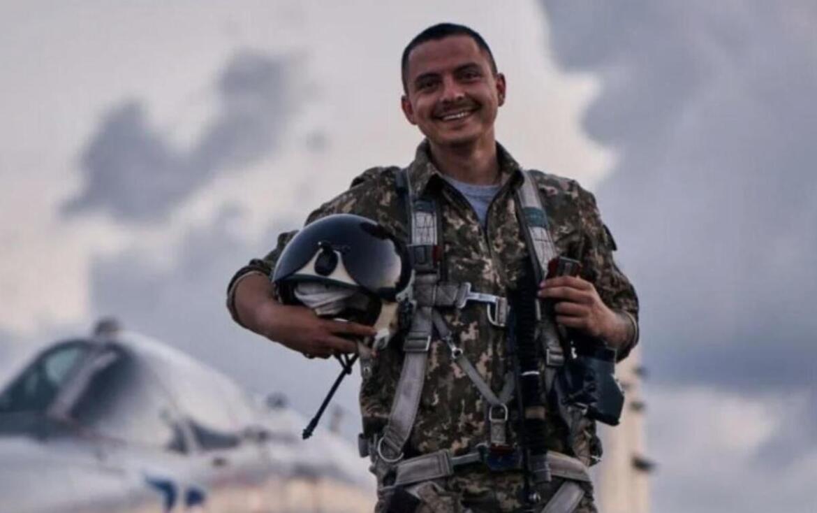 Звання Героя України надали пілоту, який відвів підбитий ворогами літак від селища