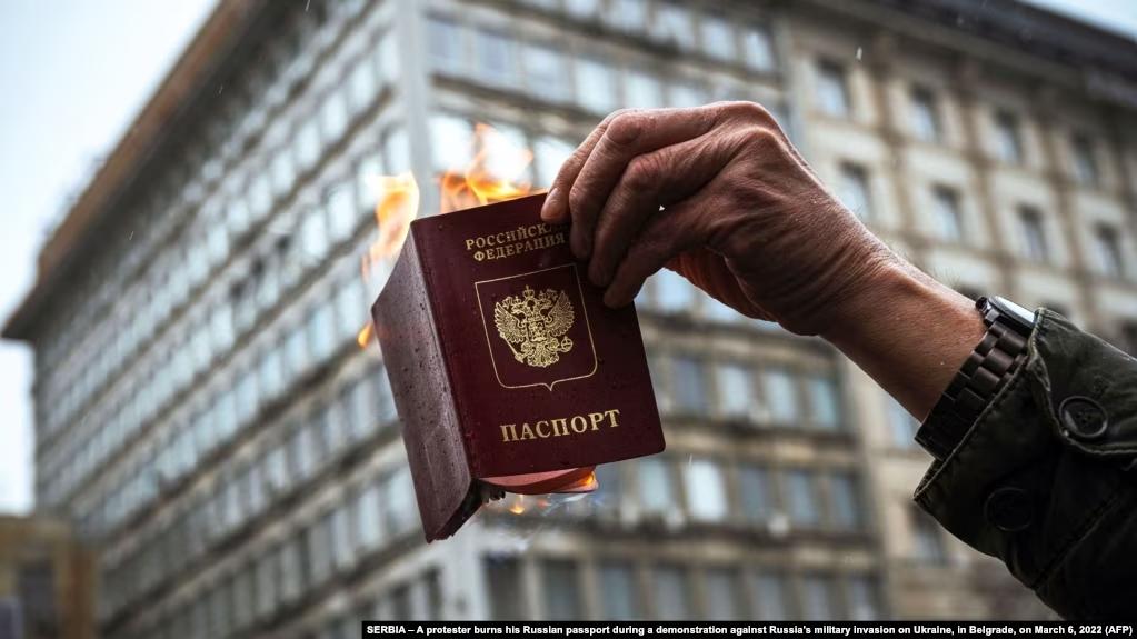 На окупованій Херсонщині росіяни депортують українців, які відмовляються від паспорта РФ
