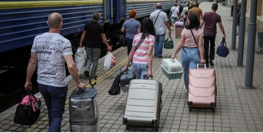 В Україні автоматично на півроку продовжать виплати ВПО з 1 серпня