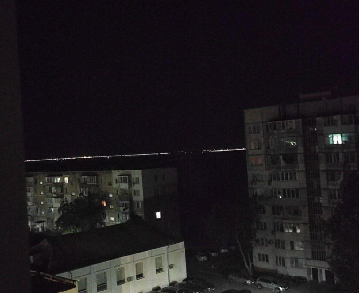 На Кримському мосту внаслідок вибуху обвалився проліт: що відомо