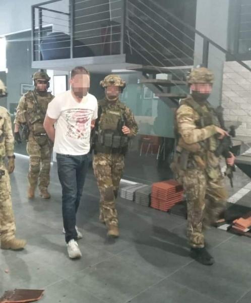 У Києві чоловік влаштував стрілянину в офісі: є поранені