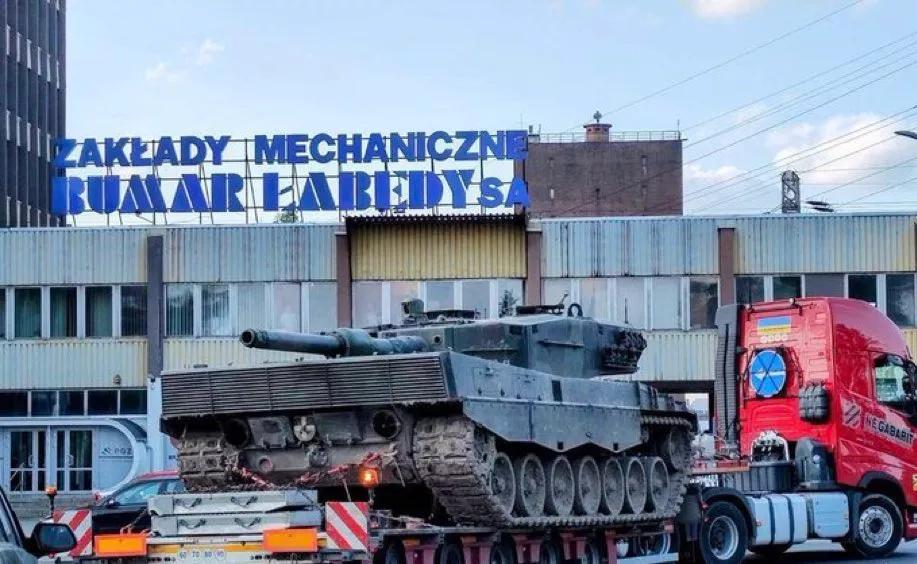 У Польщі розпочав роботу центр обслуговування Leopard 2 з України