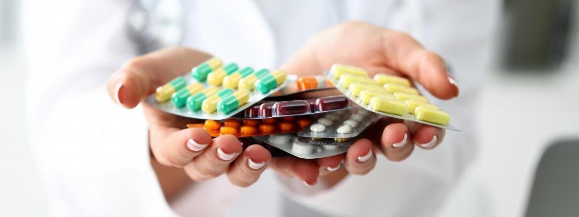 Стало відомо, коли на українських АЗС почнуть продавати безрецептурні ліки