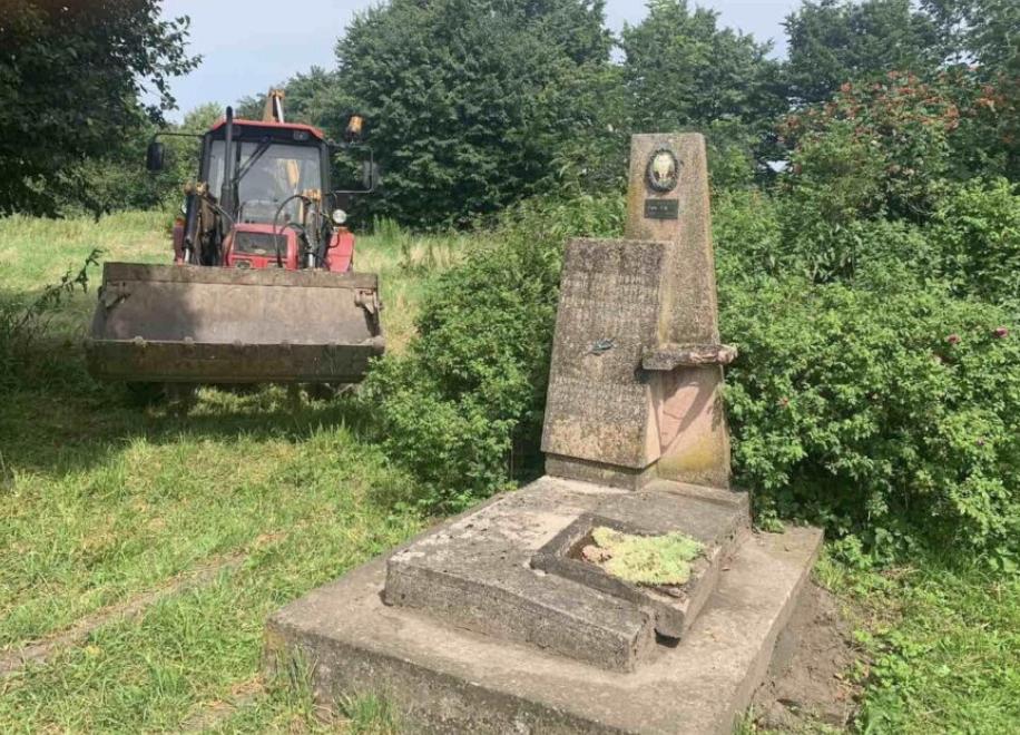 Львівщина продовжує позбуватися радянських пам’ятників