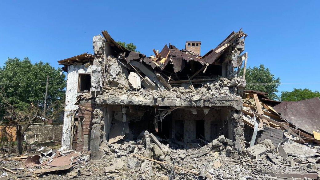 У Херсонській області внаслідок обстрілів двоє людей загинули та троє поранені