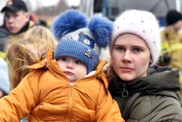 В Україні жінки мають змогу отримати допомогу від благодійного фонду: куди звертатись