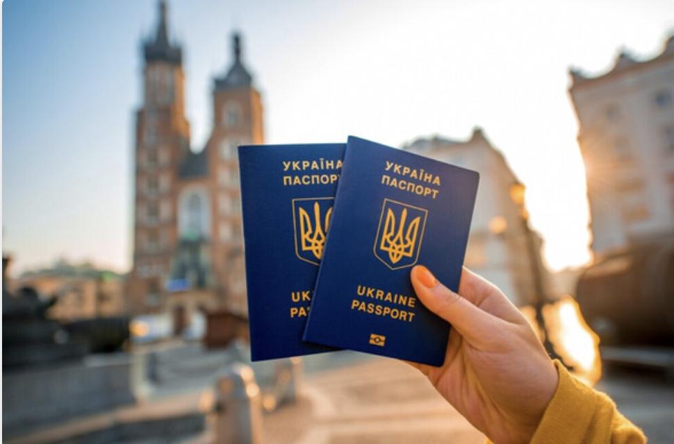 У Польщі деяким українцям не продовжать термін легального перебування