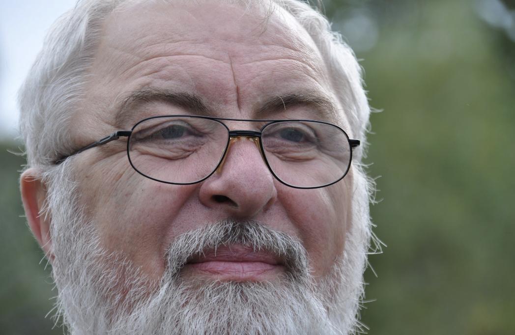 Пішов з життя відомий журналіст та письменник Валерій Лапікура