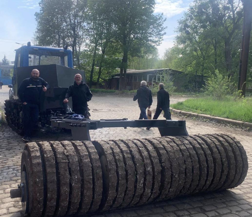 Инженеры из Харькова создали машину для подготовки почвы перед разминированием
