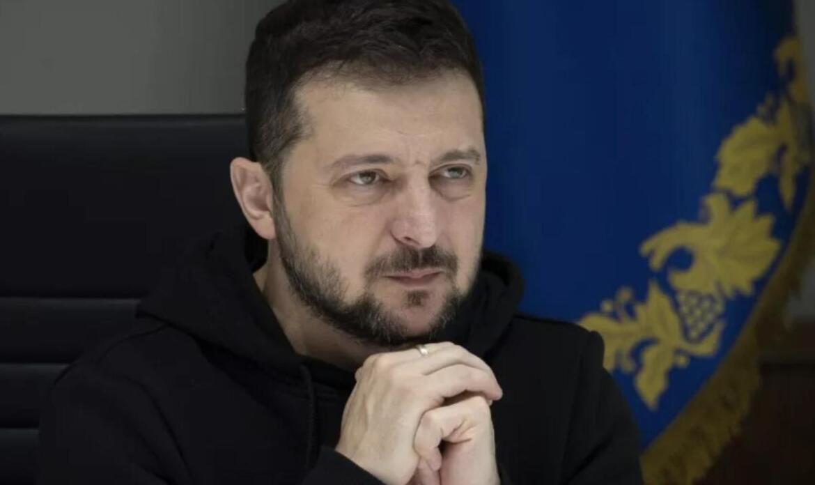 Українці відповіли, чи вважають Зеленського відповідальним за корупцію в уряді