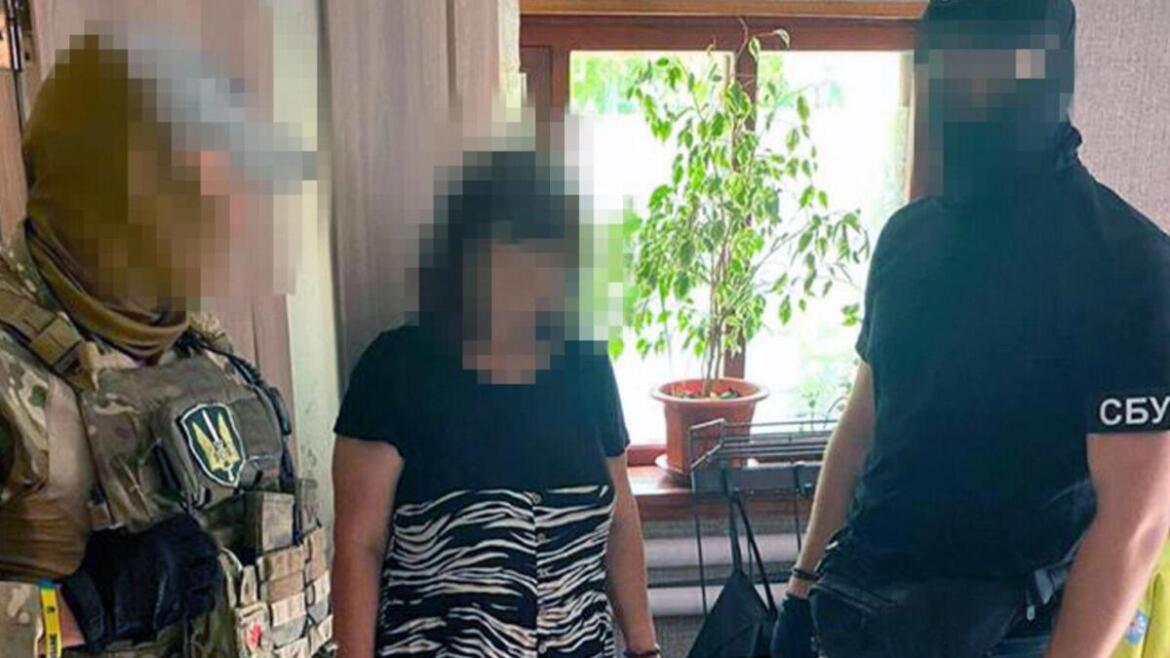 СБУ викрила шпигунку, яка допомагала росіянам готувати удар під час візиту Зеленського на Миколаївщину