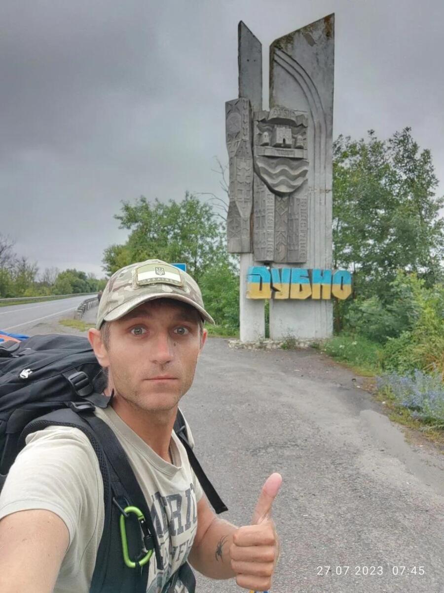 Ветеран «Азову» пройшов понад 500 км, щоб підтримати поранених побратимів
