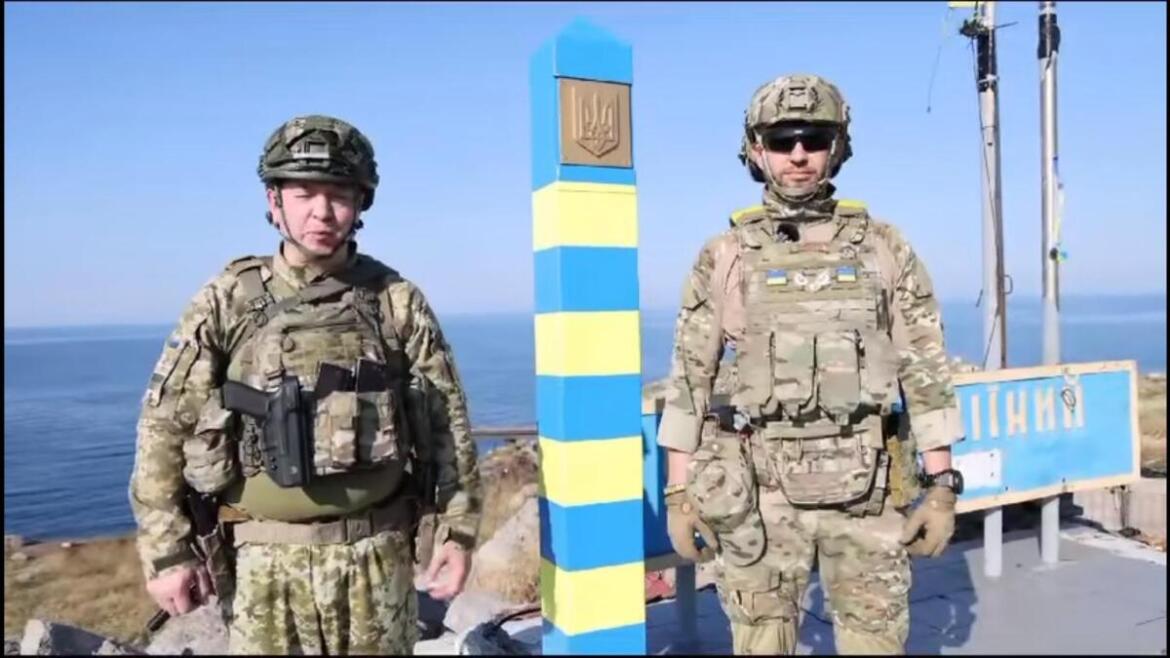 Пограничный знак установлен на освобожденном от оккупантов острове Змеиный (відео)
