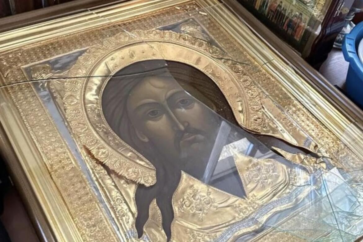 Чоловік розбив одну з ікон у Києво-Печерській лаврі