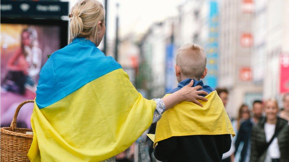 В Україні порахували, скільки людей за час війни виїхали та не повернулися додому