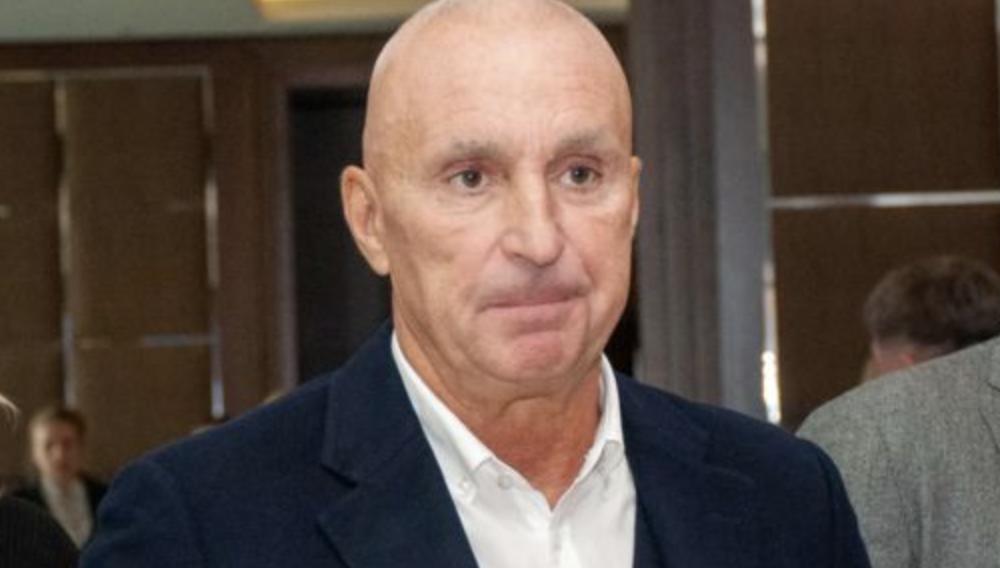 У Франції на курорті помітили відомого харківського олігарха, який обіцяв продати яхту заради відновлення міста