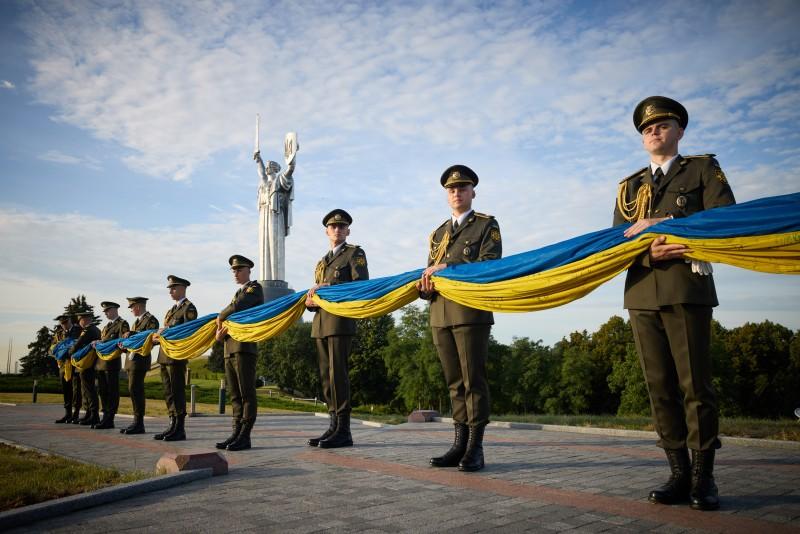 У столиці пройшла урочиста церемонія підняття Державного Прапора України (ВІДЕО)