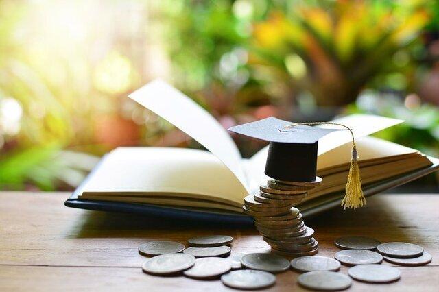 У Польщі українські науковці можуть отримати 6500 злотих: як подати заявку