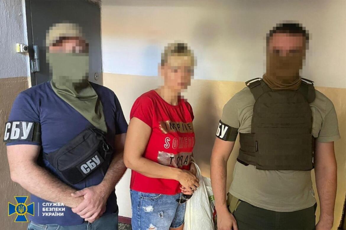 У Херсоні затримали ворожу агентку, яка коригувала удари по місту