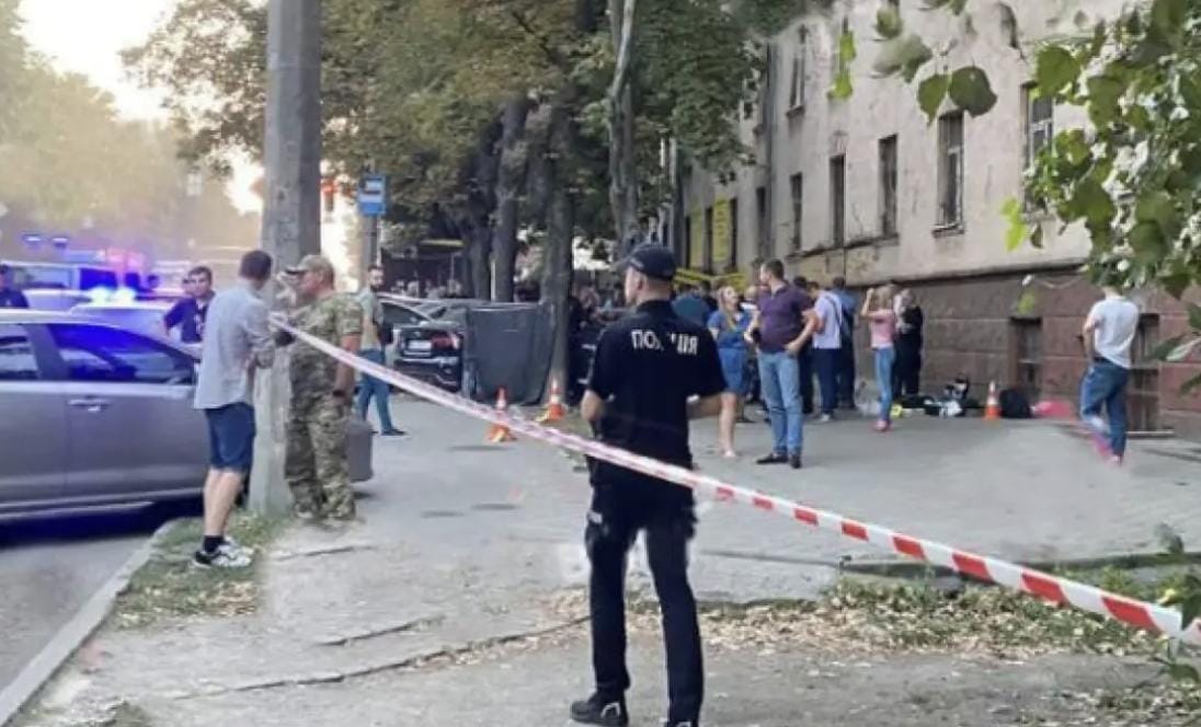 Українці розповіли, що думають про подію у Дніпрі, де поліцейський застрелив чоловіка