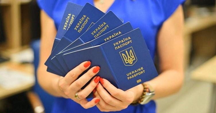 Українцям пояснили, чи можна отримати оформлені документи не за місцем подання заяви