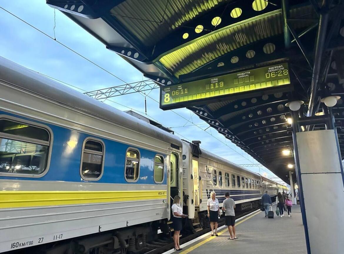 Укрзалізниця запустила перший поїзд до польського міста Хелм
