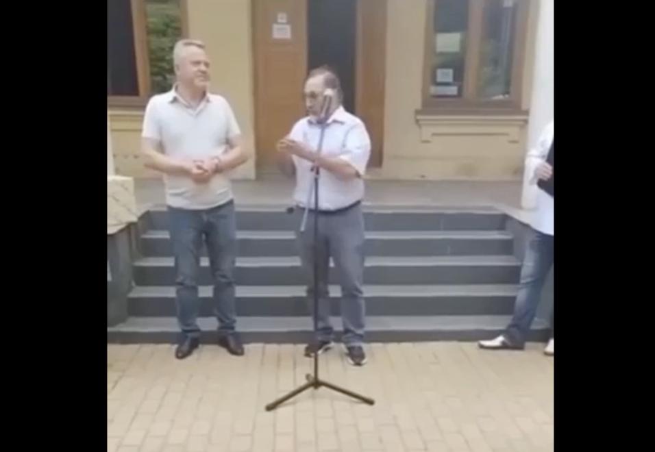 Староста селища на Київщині назвав війну «складнощами», а росіян «старшими братами»