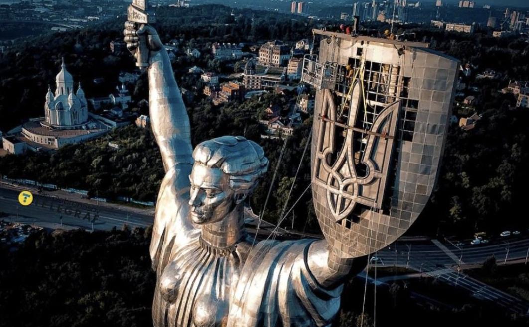 В Україні запропонували знищити монумент «Батьківщини-Матері»