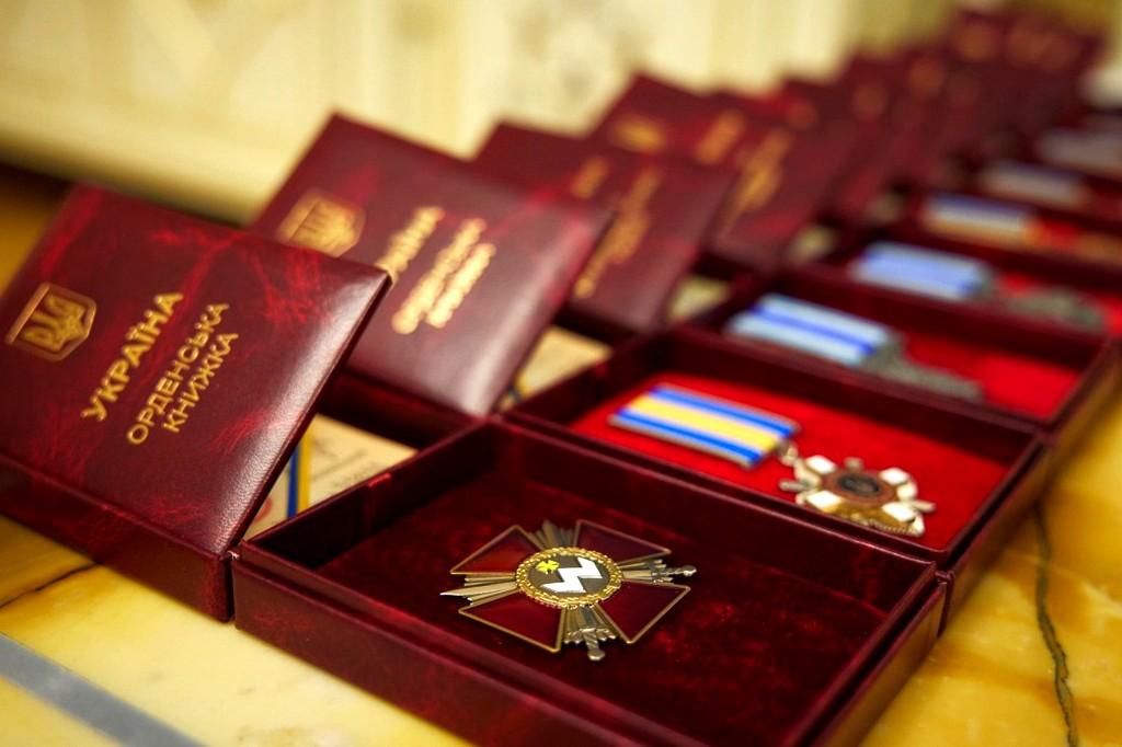 Орденами та медалями нагороджено 364 українських захисників — Указ президента