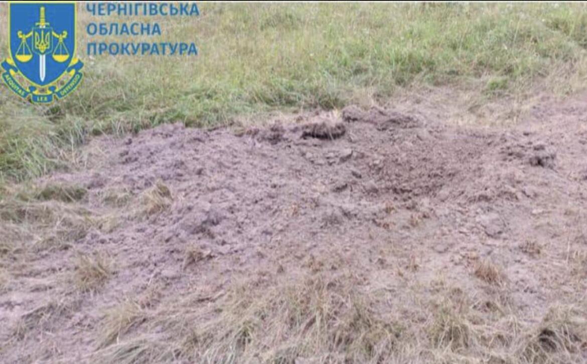На Чернігівщині російські окупанти з артилерії обстріляли прикордонний населений пункт