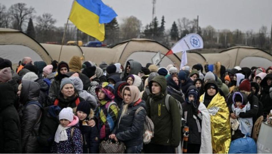 Дослідження НБУ показало, яка кількість переселенців перебуває за кордоном