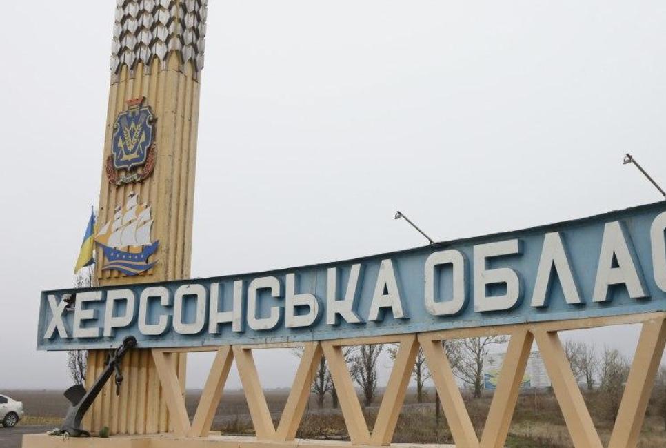 На Херсонщині російські окупанти обстріляли Антонівку