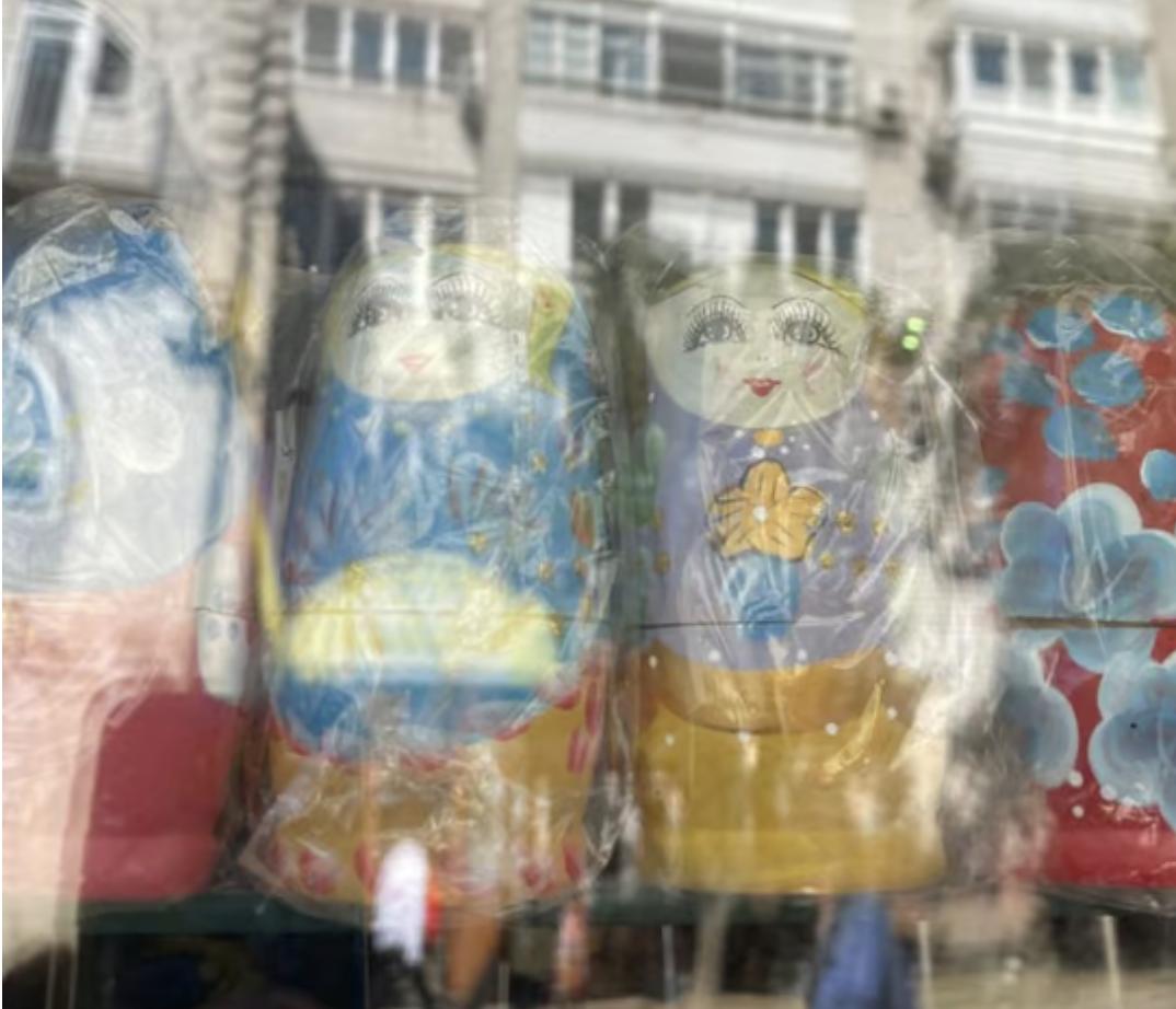 В Умани хасиды продают российские деревянные игрушки