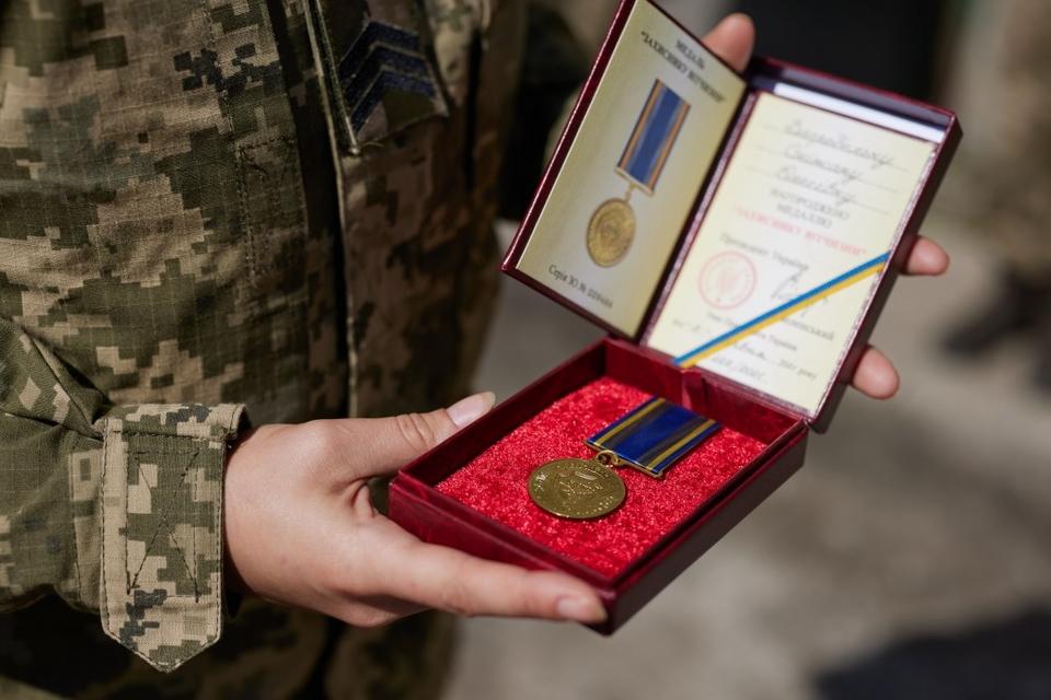 Володимир Зеленський відзначив державними нагородами ще понад 150 військових