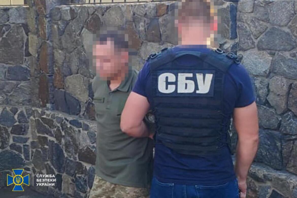 В Україні затримали ще трьох посадовців ТЦК за допомогу ухилянтам