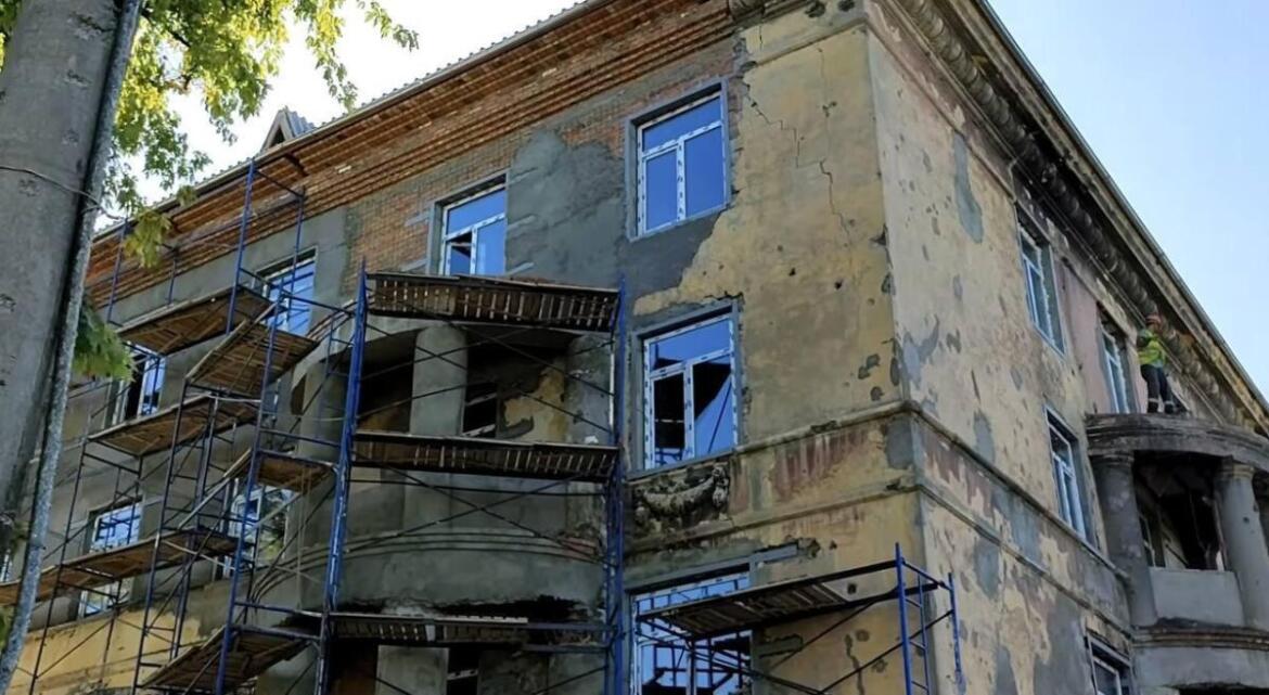 У мережі показали, який вигляд зараз мають дитячі поліклініки в окупованому Маріуполі