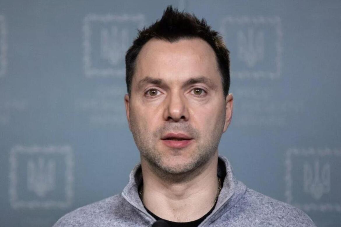 Розлучення Арестовича: його дружина офіційно подала заяву