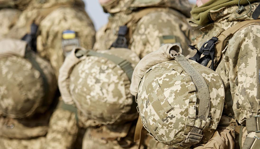 Українські захисники продовжують отримувати неякісні аптечки та турнікети