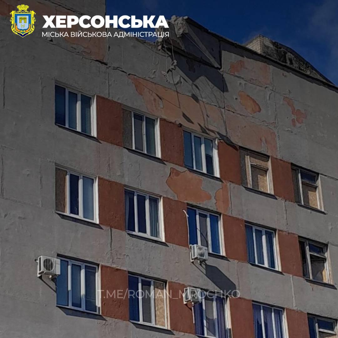 Російські загарбники обстріляли дитячу лікарню у Херсоні