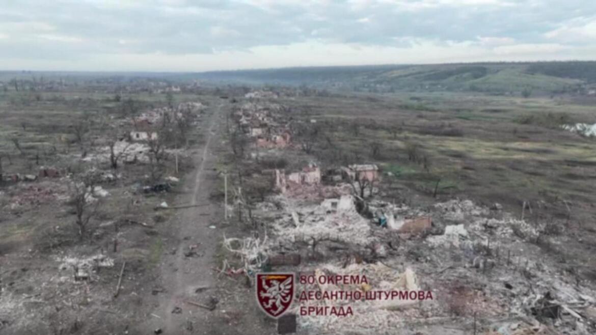 Військові показали, який вигляд зараз має зруйнована окупантами Кліщіївка