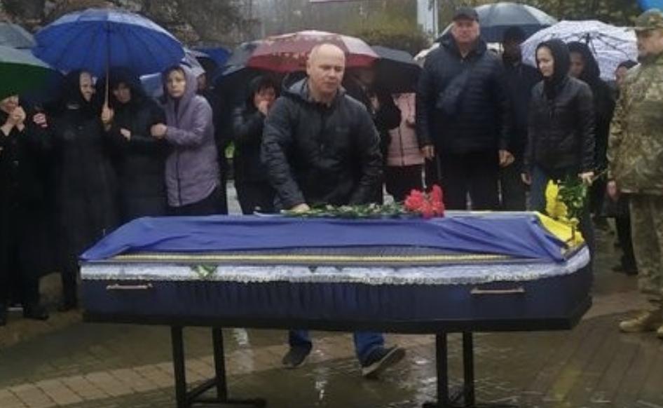 Київщина попрощалася із військовослужбовцем, якого автомобіль збив на блокпосту
