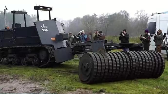 У Харкові створили 16-тонну машину для гуманітарного розмінування