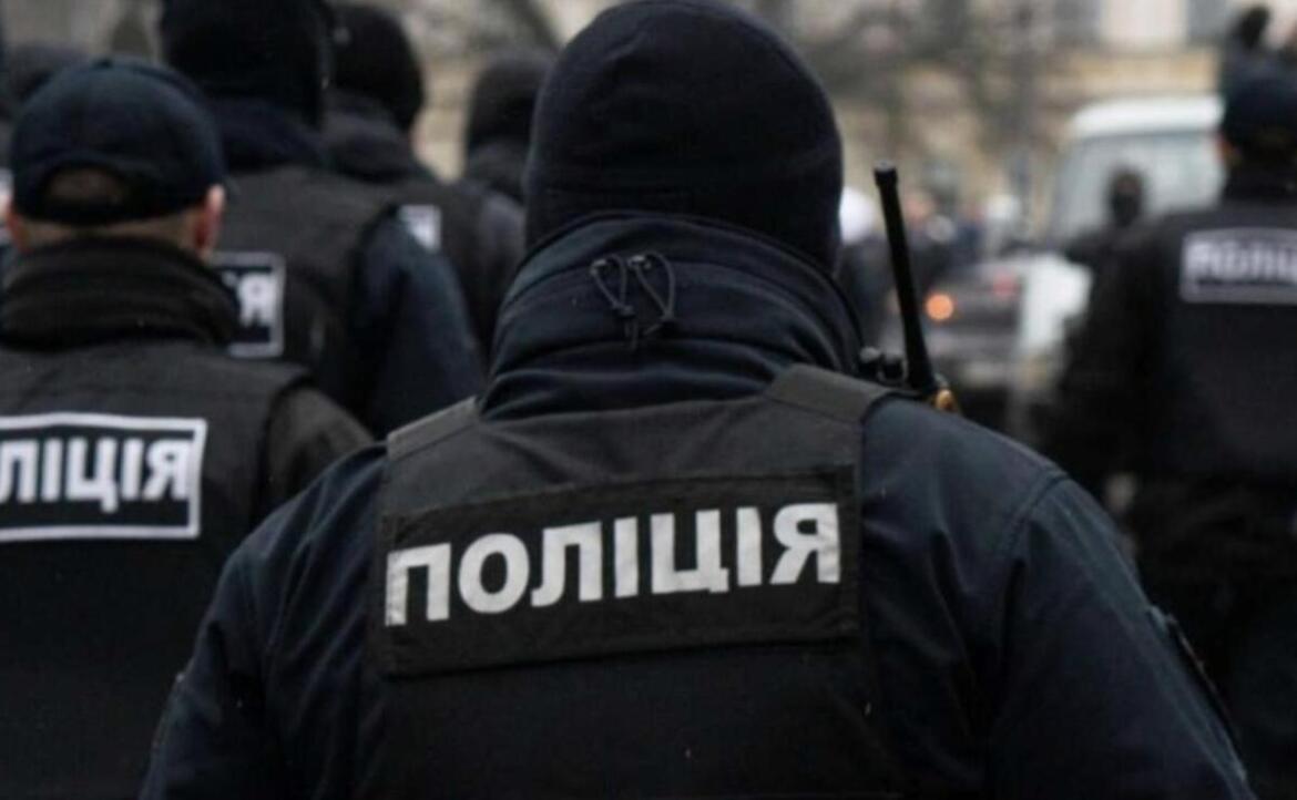 На території можливих бойових дій під охороною поліції знаходяться 11 шкіл Донеччини
