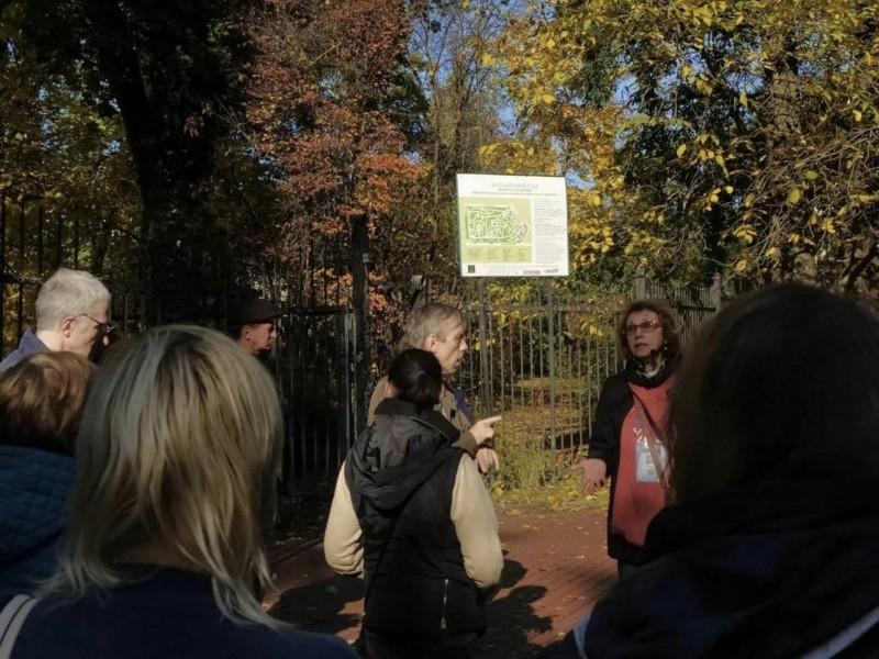В столице впервые провели бесплатную экскурсию для слабослышащих
