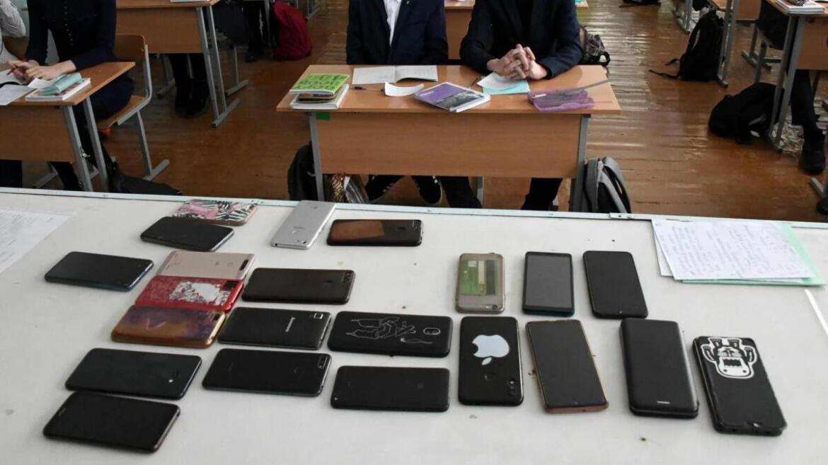 На окупованих територіях система нагляду за школярами близька до тюремної – правозахисники