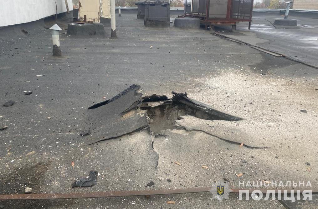 Обстріли Дніпропетровщини: окупанти завдали удару по Нікопольському району, є поранені