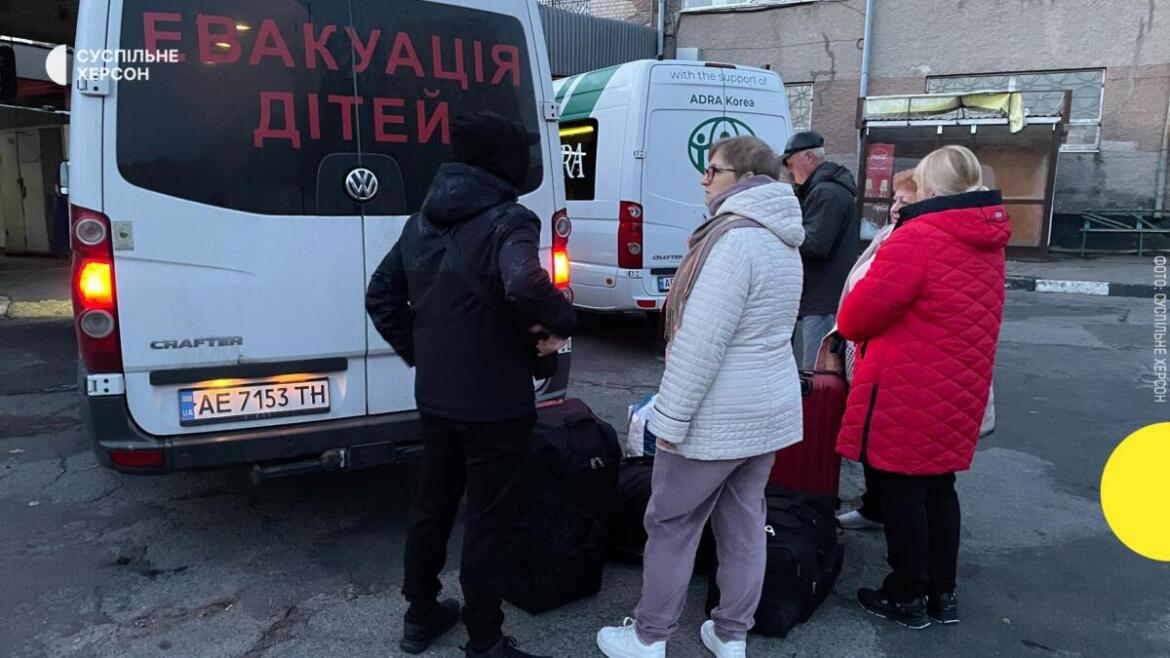 Стало известно, сколько детей до сих пор остается в Бериславе Херсонской области